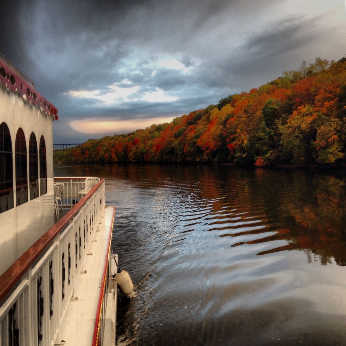 Minneapolis Queen Paradise Charter Cruises and