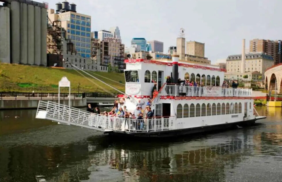 Mississippi River - Paradise Charter Cruises - Lake Minnetonka and